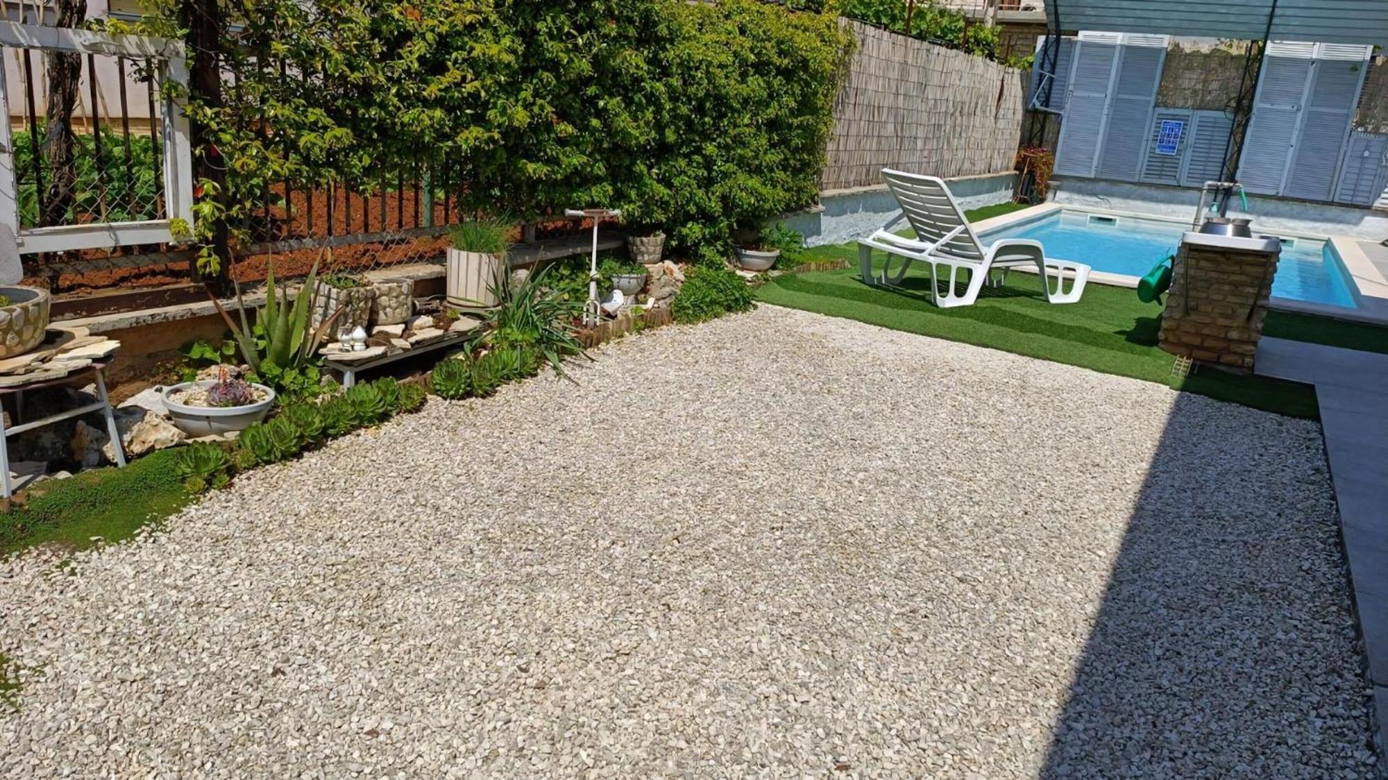 Renoviertes In Mit Privatem Pool