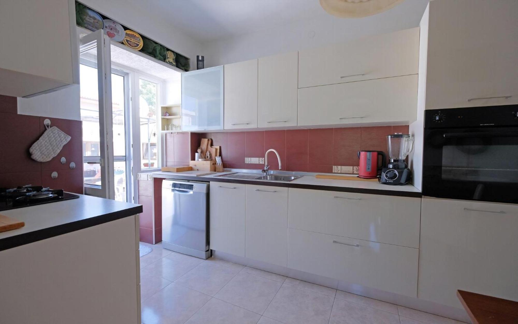 Renoviertes In Mit Privatem Pool Holiday home
