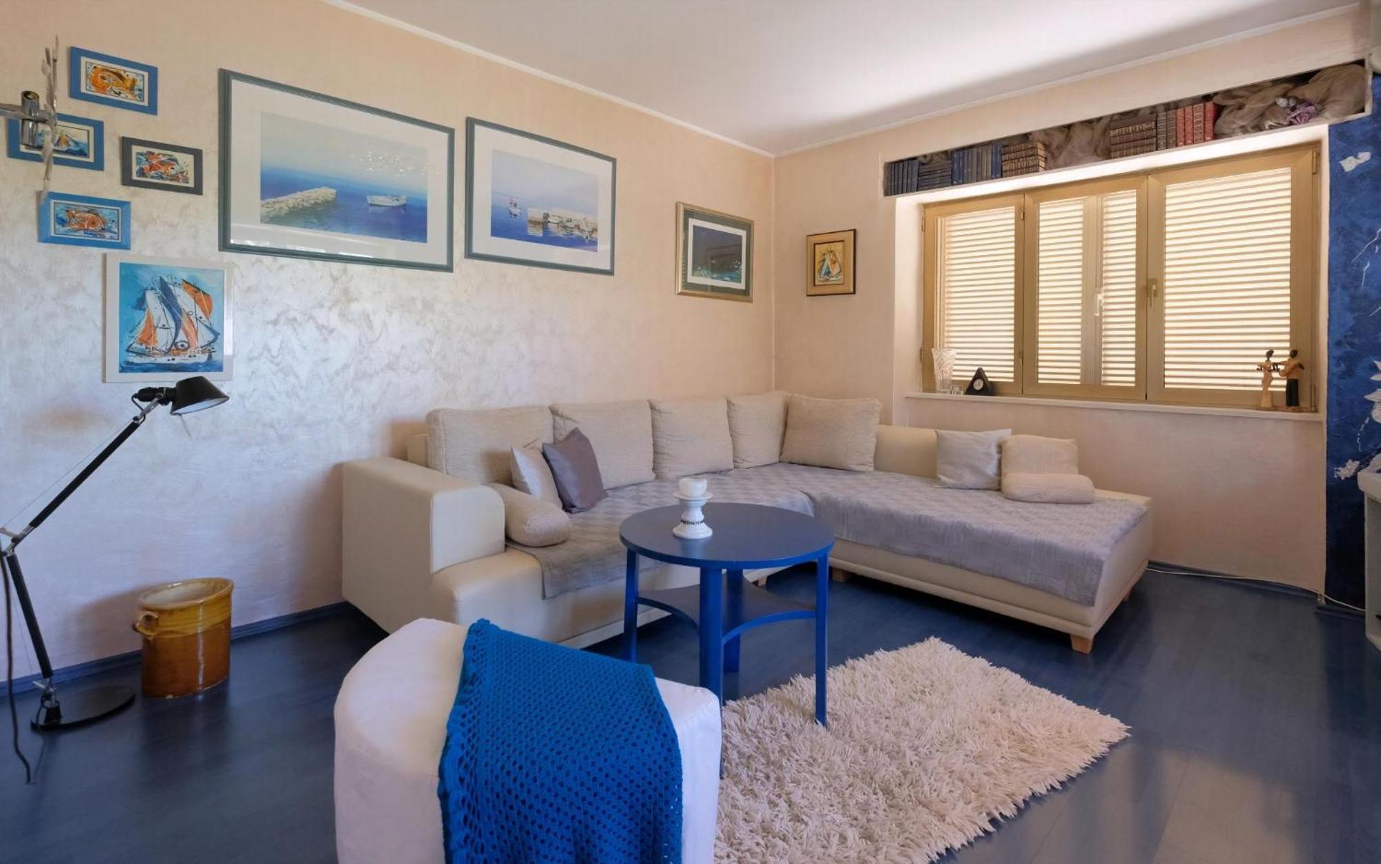 Holiday home Renoviertes In Mit Privatem Pool *
