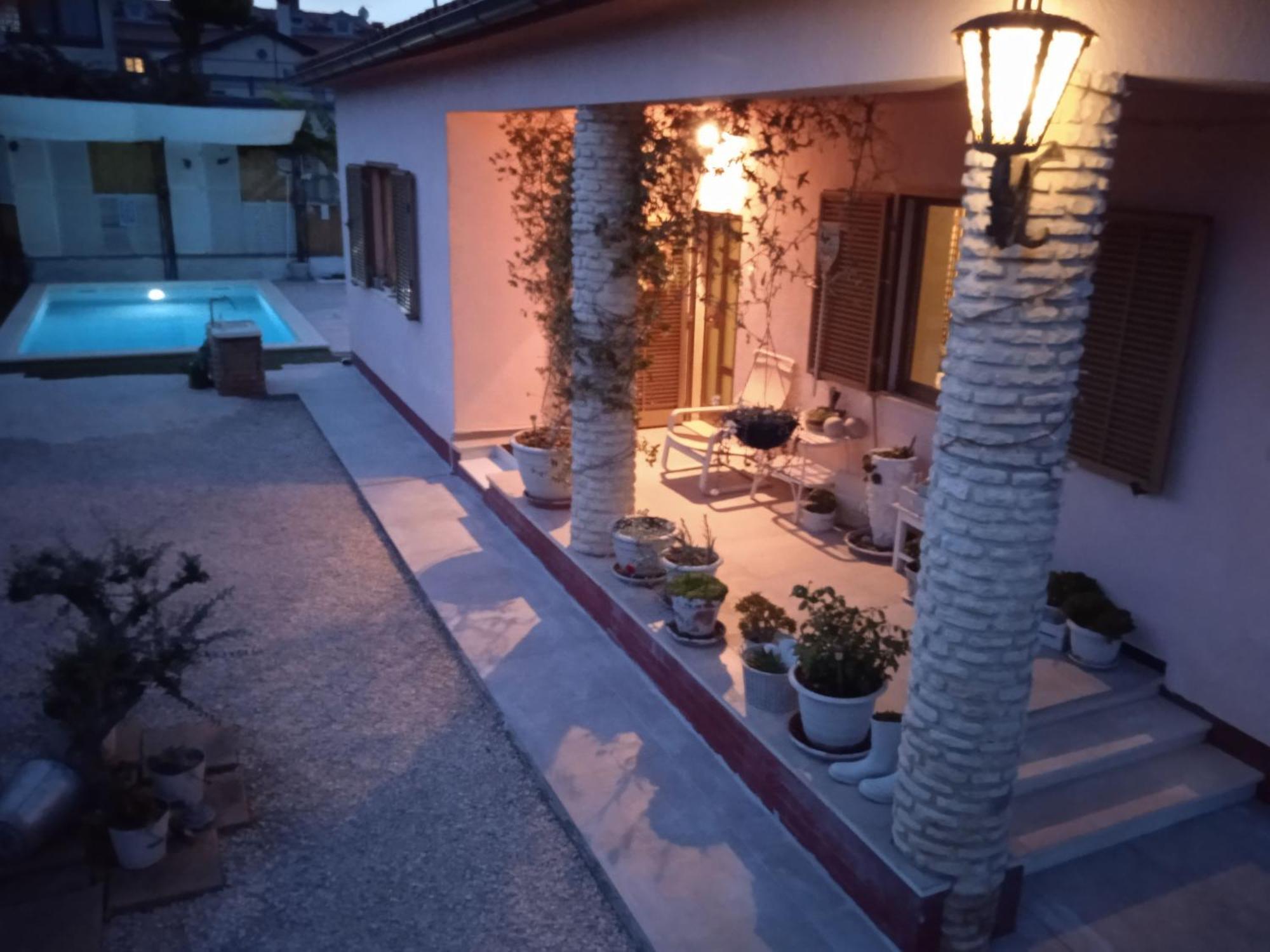 Renoviertes In Mit Privatem Pool